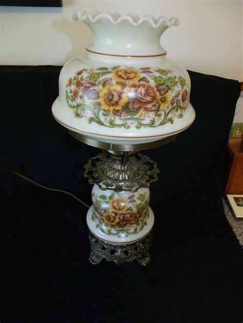 Vintage Quoizel Floral Gwtw Hurricane Lamp Antique Brass And