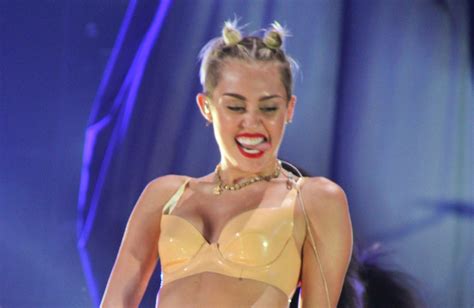 Miley Cyrus Banned From The Next Mtv Vmas Warwick Daily