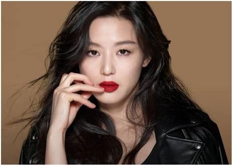 20 Of Koreas Richest Actors And Actresses Ranked Metrostyle