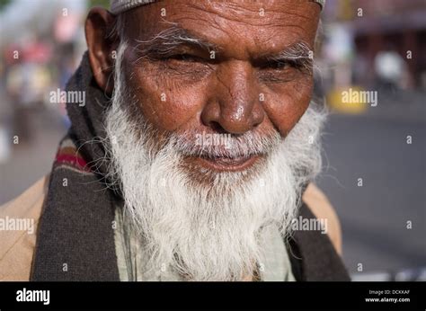 Elderly Man India Hi Res Stock Photography And Images Alamy