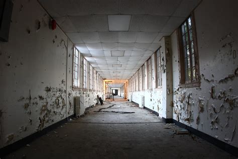 Another Decaying Hallway Abandoned Charleston Navy Yard Flickr