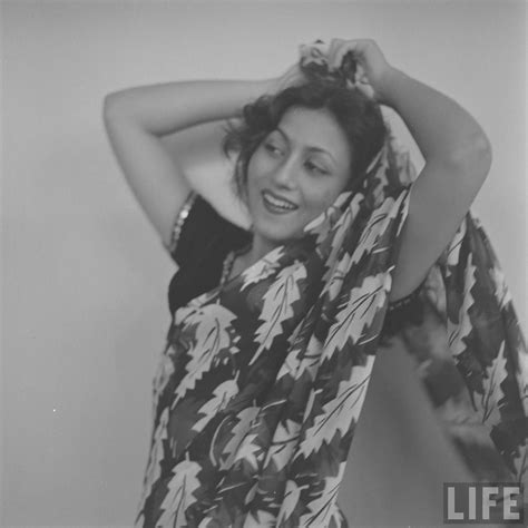 Rare Photos Of Actress Madhubala Old Film Stars Bollywood Pictures Popular Actresses Vintage
