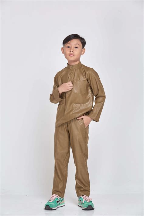 🌼 r a y a c o l l e c t i o n s 2 0 2 1 3⃣0⃣ 🌼 adha kurta material: Baju Melayu Modern Exclusive Kids Dark Olive Green ...