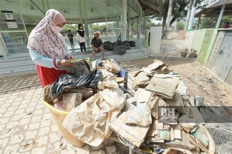 Pengetua maahad tahfiz terbabit, ustaz zainol abidin, berkata tindakan itu penting dalam memastikan siasatan polis berjalan lancar. DIALOG RAKYAT: 24 maahad tahfiz, madrasah terima bantuan ...