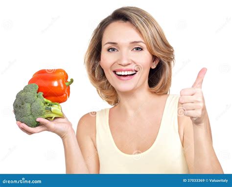 Retrato De Uma Jovem Mulher De Sorriso Com Vegetais Imagem De Stock Imagem De Fêmea Modelo