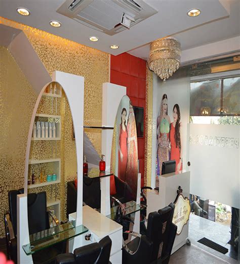 unisex salon in pitampura preeti and pooja makeovers