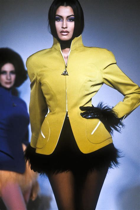 Thierry Mugler Runway Show 90s Yasmeen Ghauri Fashion Walk Fashion