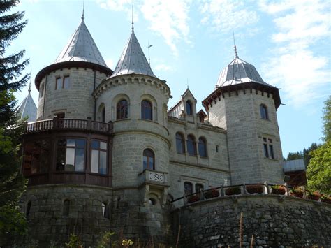 Savoia castle, a castle near prague, czech republic. Figli in Valigia: Castel Savoia - Gressoney