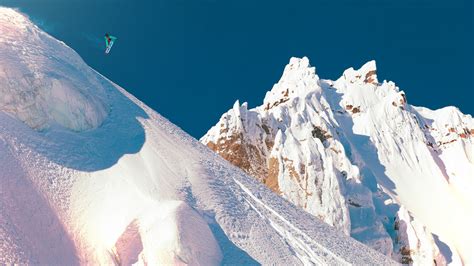 Hình Nền Núi Tuyết Hạ Xuống Snowboarder Nhảy Cực Cỏ Dại