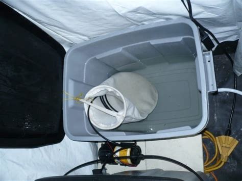 This is a very easy build so even if you are not the do it. DIY Aeroponics - High Pressure Aeroponic System Build ...
