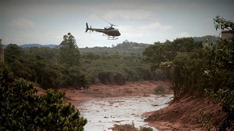 Brazil Dam Collapse Scores Dead Hundreds Remain Missing