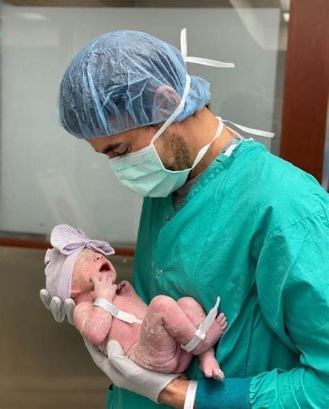 Enrique Iglesias Shares St Baby Photo Of Newborn Daughter
