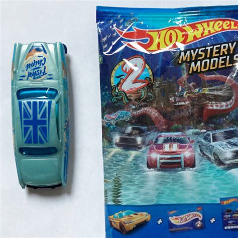 Hot Wheels MYSTERY Models 2 Series 2022 08 Fishd Chipd Light