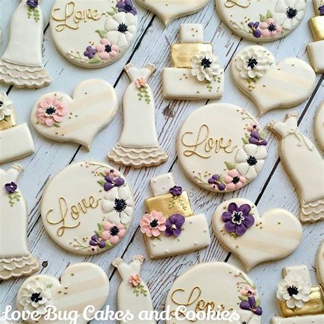 I live in a big house that makes me think of a wedding cake or confection. 17 Best images about Decorated Sugar Cookies on Pinterest ...