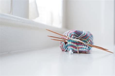 How to Knit With Double-Pointed Needles