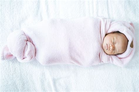 Cara Azan Dan Iqamat Bayi Baru Lahir Adzan Bayi Yang Sarat Makna