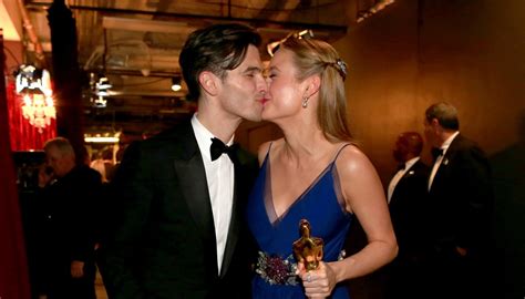 Oscar Winning Actress Brie Larson Is Engaged To Alex Greenwald Nova 100