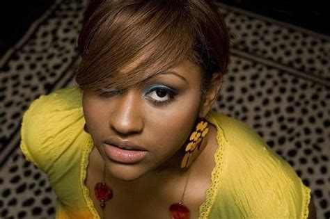 Jazmine Sullivan Resimleri