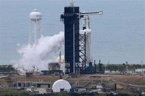Weather Delays Spacexs First Astronaut Launch From Florida Abs Cbn News
