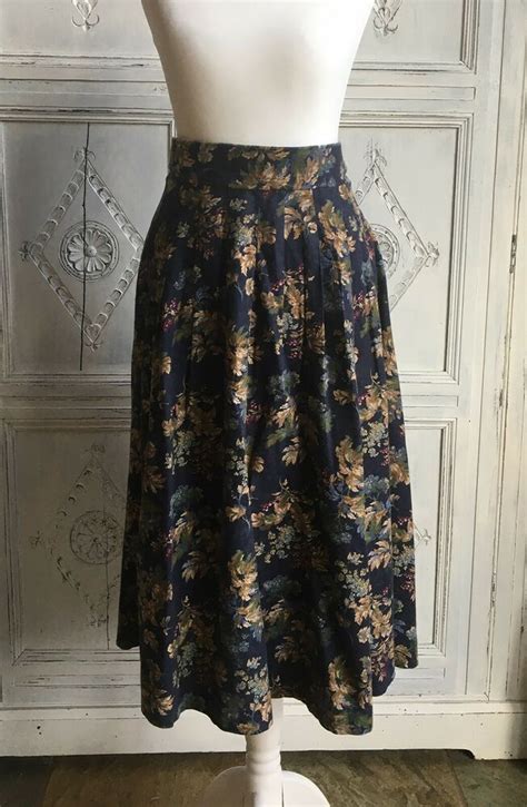 Vintage Laura Ashley Pleated Wool Skirt Size 16 Waist 34 Dark Florals