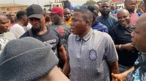 Reports indicate that igboho was arrested at the cotonou cadjehoun airport on monday night by security forces in benin. Nigerian Soldiers 'Arrested' Cat They Believed Sunday ...