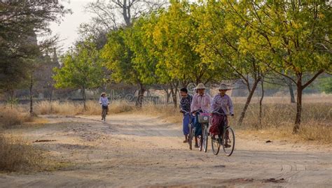 Rural Road In Bagan Myanmar Editorial Stock Image Image Of Empty
