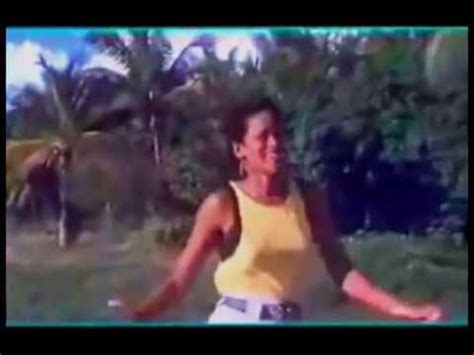 C'est le groupe kassav' qui a fait connaître ce genre musical dans le monde avec des tubes tels que zouk la sé sèl médikaman nou ni ou syé bwa. JOCELYNE BEROARD "siwo" ZOUK - YouTube