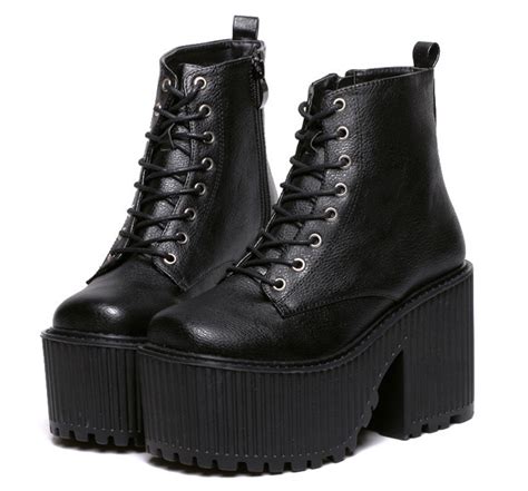 Thick Heeled Martin Boots In 2021 Grunge Boots Grunge Shoes Winter
