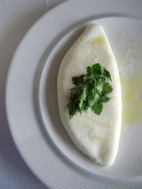 Want a great low calorie high protein breakfast? Egg-White Omelet Recipe - Fitzness.com