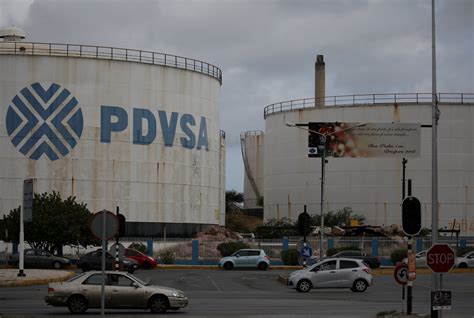 Trump Squeezes Texas Refineries With Venezuela Sanctions Amid Keystone Pipeline Impasse The