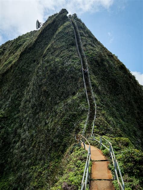 Stairway To Heaven Hawaii Hike Epic Haiku Stairs Oahu Trail
