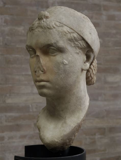 Queen Cleopatra Vii Statue