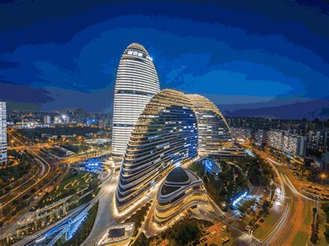 除此之外，黑石还将接管soho中国的债务。 截至2019年6月底，其债务规模为326.8亿元人民币。 上述消息人士称，具体私有化细节预 不过，soho中国当晚发布了一则澄清消息，否认了此次交易。 但声明中称：在投资物业组合的日常经营管理中，本集团会不时探讨集团所处主要市场的商业地产市. 写字楼市场寒冬下，SOHO中国可否完成私有化？-商办地产-资讯-选址中国