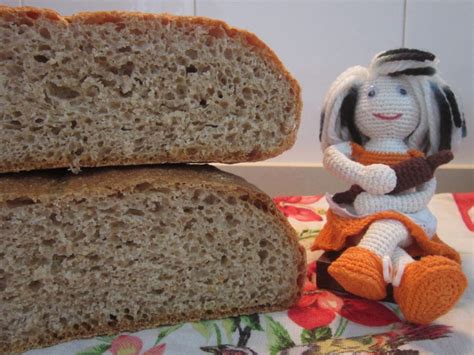 Sebbene sembri una cosa moderna, gli impasti con la biga sono i classici impasti della tradizione panificatrice italiana. Pane con farina di farro bianco e integrale, con la "Biga"