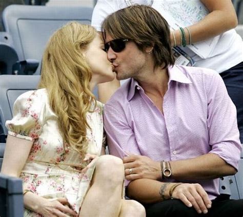 Celebrity Kissing 51 Pics