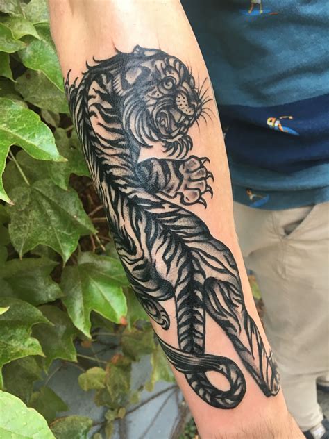 Traditional Black And Grey Tiger Tattoo