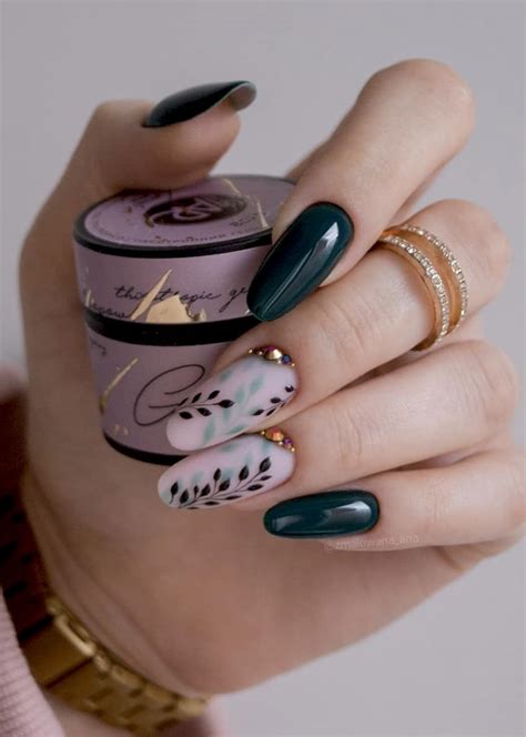 28+ Gorgeous Emerald Green Nails You’ll Want To Copy!