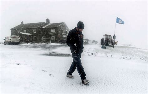 16 Stunning Wintry Pictures As Snow Reaches Yorkshire But Has Yet To
