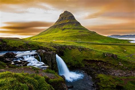 184 Reflection Wonderful Mountain Iceland Photos Free And Royalty Free