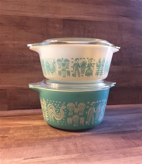 Vintage Pyrex Butterprint Casserole Dish Set With Lids 472 And 473 Turquoise Blue By