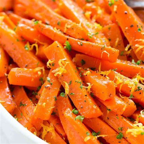 How to cut vegetables with the macedoine cut. A New York Chef Teaches Us 9 Types of Knife Cuts