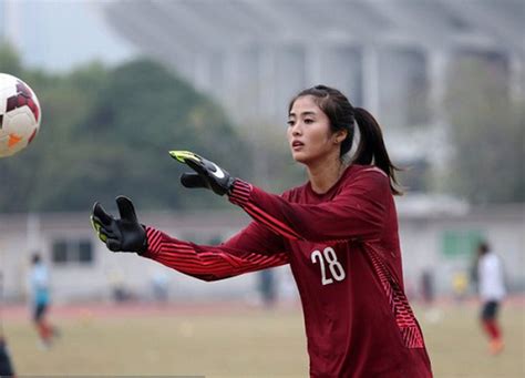 Thi Loan Named Among Ten Most Beautiful Female Asian Footballers