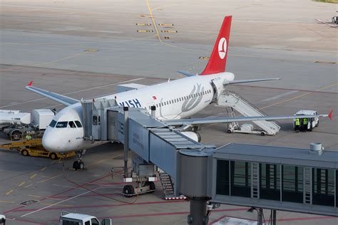 Turkish Airlines A320 200 Tc Jlk Stuttgart Stredds 2012 Flickr
