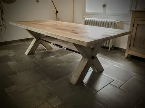 Table en chene mont de marsan 40. Table Scandinave avec Pieds Croisés - Entièrement en Chêne ...