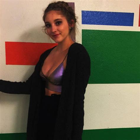 Gorgeous Willow Shields Shows Her Long Legs And Insane Flexibility