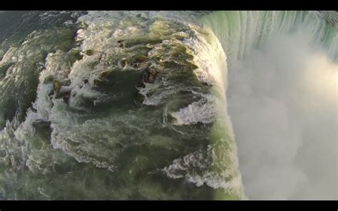 Man Captures Video Of Niagara Falls With A Phantom Quadcopter Video