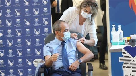 את התעודה ניתן להפיק באתר משרד הבריאות תוך מספר דקות, לאחר השלמת פרטים ולאחר שמערכת האתר תוודא את אמיתות הנתונים. ביבי קיבל פלצבו: 6 הקונספירציות בעקבות חיסון ראש הממשלה