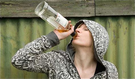 Share Good Stuffs Top 10 Reasons Why People Start Drinking Alcohol