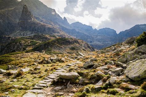 Caminho Nas Montanhas Tatra Caminhando Pelas Rochas Imagem De Stock