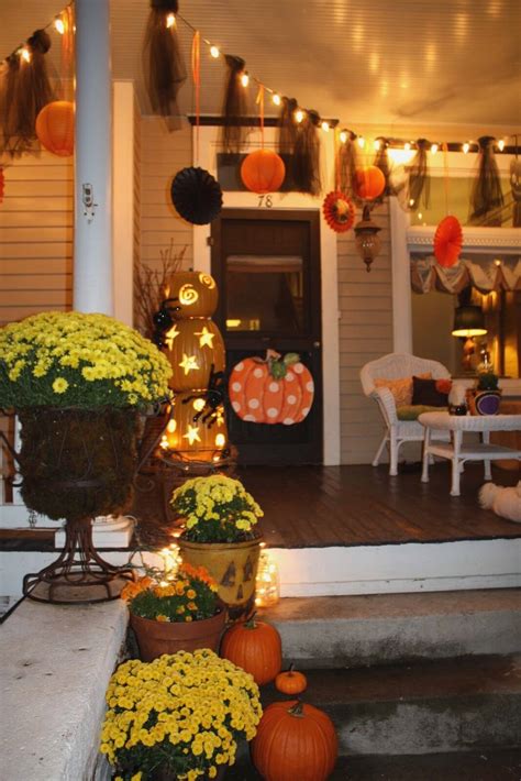 20 Halloween Decorations For Front Porch